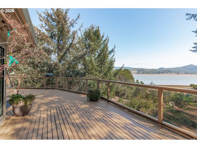 27 DUNE POINT Ln, Gleneden Beach, OR 97388