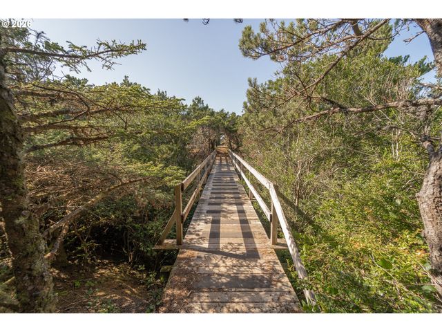 27 DUNE POINT Ln, Gleneden Beach, OR 97388