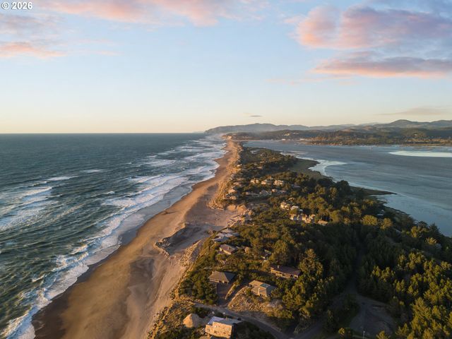 27 DUNE POINT Ln, Gleneden Beach, OR 97388
