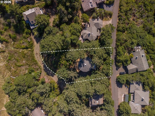 27 DUNE POINT Ln, Gleneden Beach, OR 97388