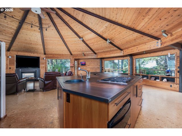 27 DUNE POINT Ln, Gleneden Beach, OR 97388