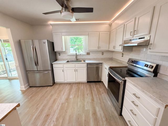 6 Pinellas Court, Simpsonville, SC 29680