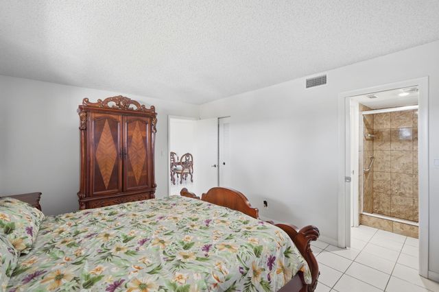 2606 Garden Drive S, Lake Worth Beach, FL 33461
