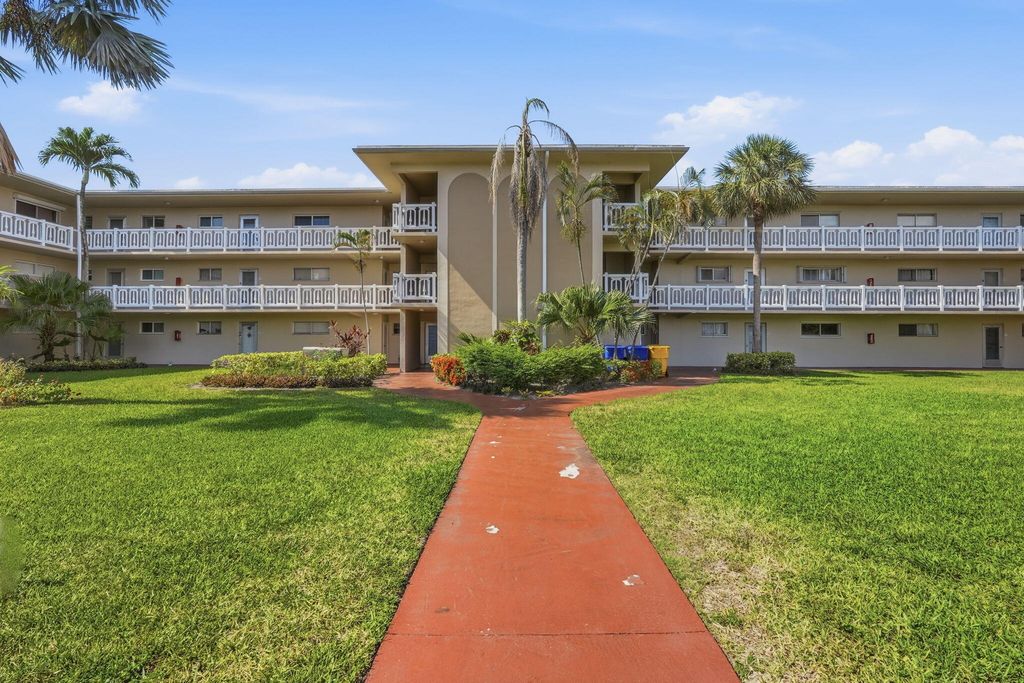 2606 Garden Drive S, Lake Worth Beach, FL 33461