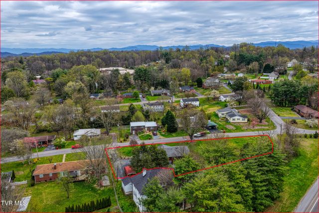 1503 West Lakeview Drive, Johnson City, TN 37601