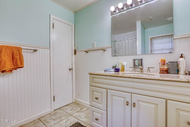 1503 West Lakeview Drive, Johnson City, TN 37601