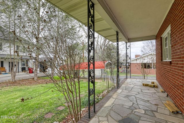 1503 West Lakeview Drive, Johnson City, TN 37601