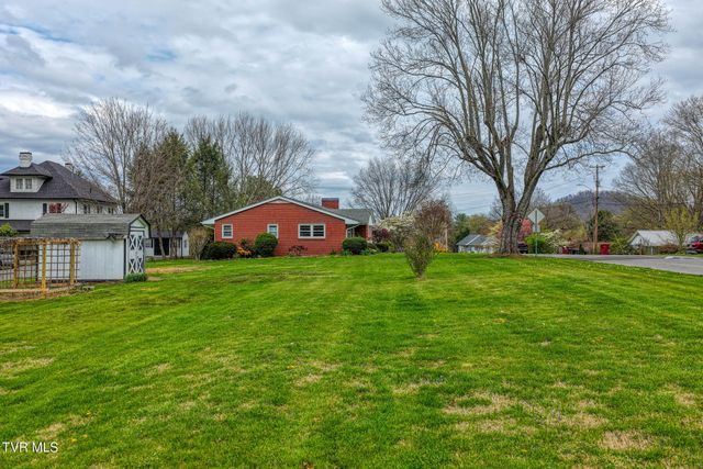 1503 West Lakeview Drive, Johnson City, TN 37601