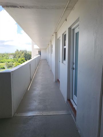 1075 NE Miami Gardens Dr 706, Miami, FL 33179