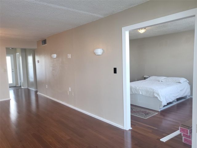 1075 NE Miami Gardens Dr 706, Miami, FL 33179