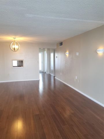 1075 NE Miami Gardens Dr 706, Miami, FL 33179