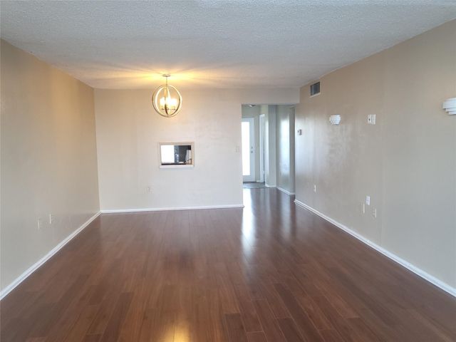 1075 NE Miami Gardens Dr 706, Miami, FL 33179