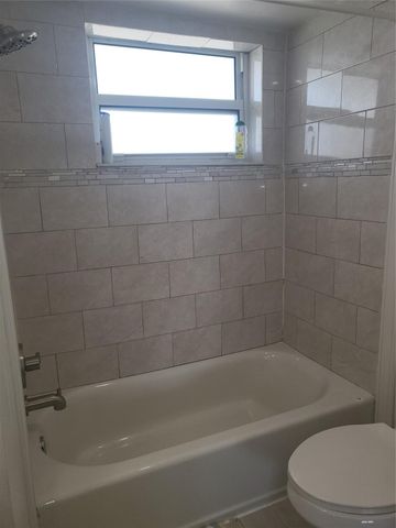1075 NE Miami Gardens Dr 706, Miami, FL 33179