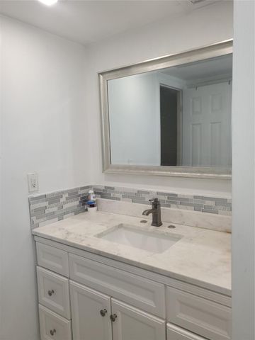 1075 NE Miami Gardens Dr 706, Miami, FL 33179