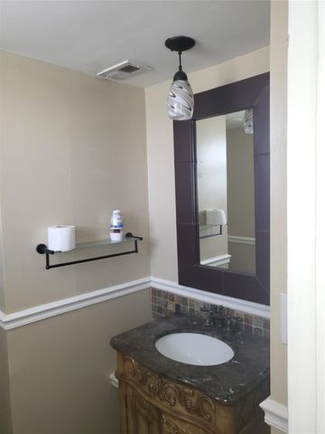 1075 NE Miami Gardens Dr 706, Miami, FL 33179