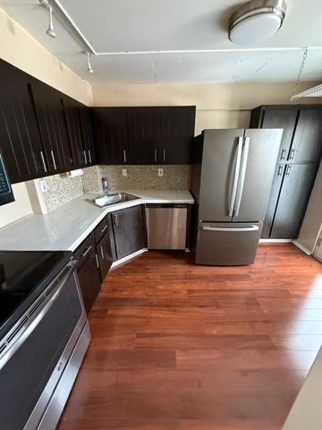1075 NE Miami Gardens Dr 706, Miami, FL 33179