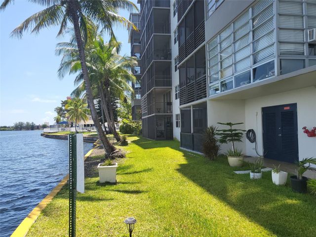 1075 NE Miami Gardens Dr 706, Miami, FL 33179