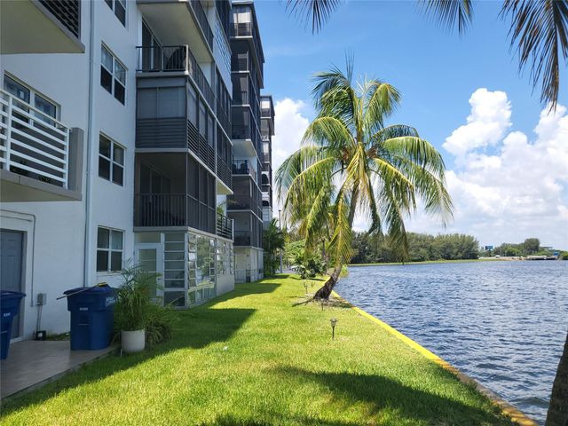 1075 NE Miami Gardens Dr 706, Miami, FL 33179