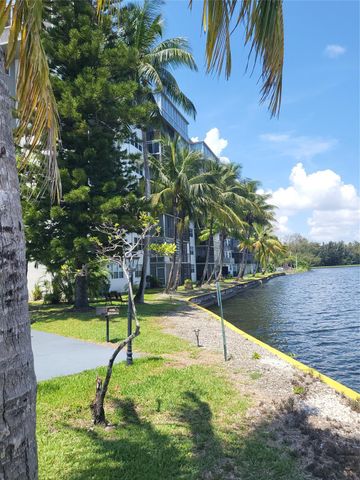 1075 NE Miami Gardens Dr 706, Miami, FL 33179