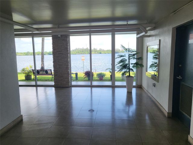 1075 NE Miami Gardens Dr 706, Miami, FL 33179