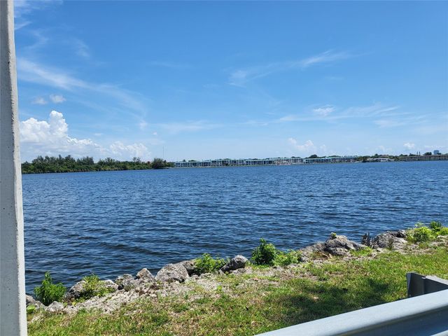 1075 NE Miami Gardens Dr 706, Miami, FL 33179