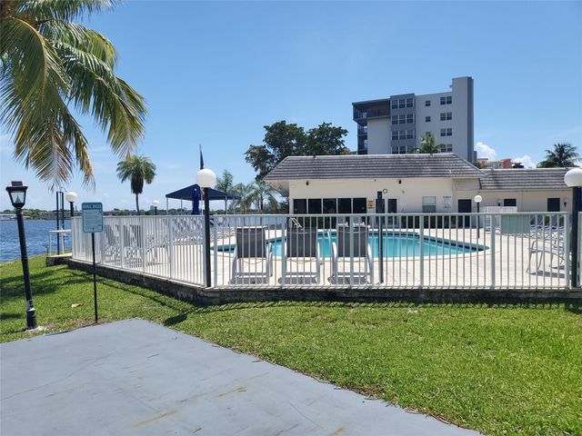 1075 NE Miami Gardens Dr 706, Miami, FL 33179