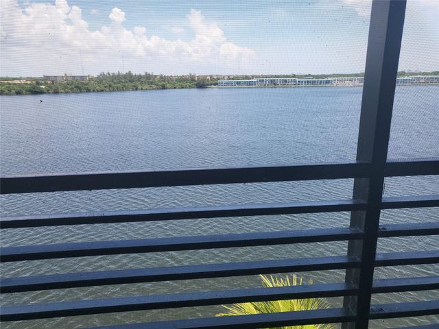 1075 NE Miami Gardens Dr 706, Miami, FL 33179