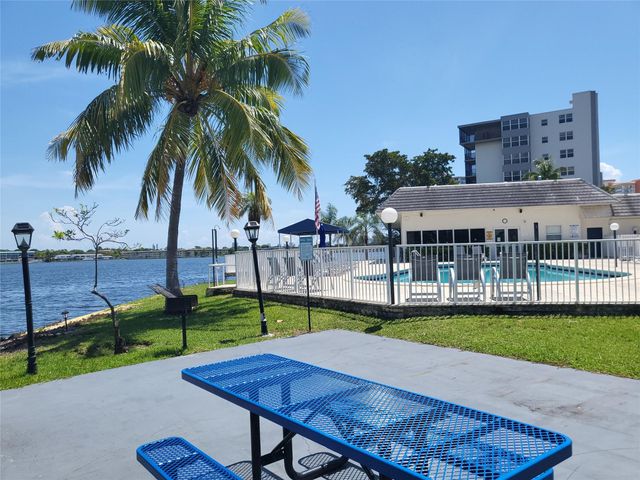 1075 NE Miami Gardens Dr 706, Miami, FL 33179