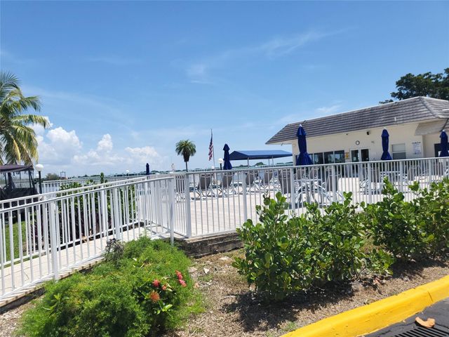 1075 NE Miami Gardens Dr 706, Miami, FL 33179