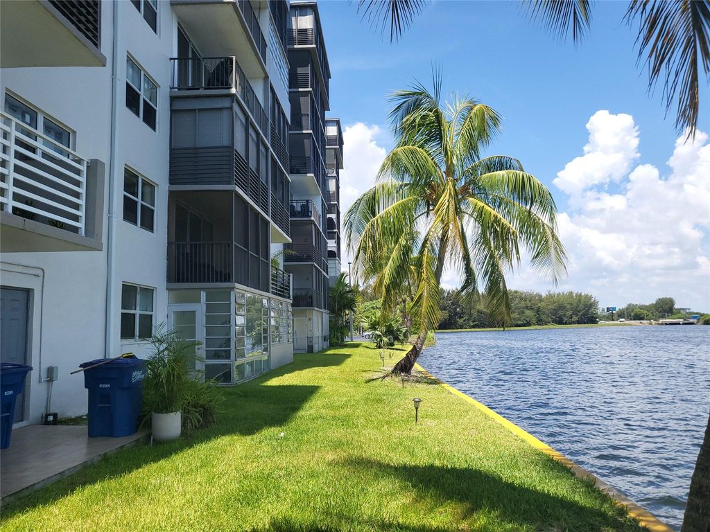1075 NE Miami Gardens Dr 706, Miami, FL 33179