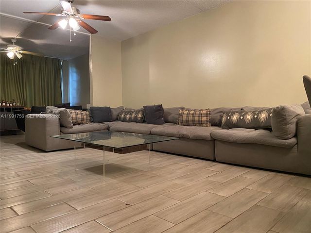 443 NE 195th St 436, Miami, FL 33179