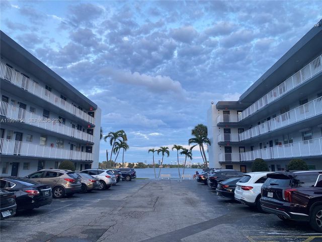 443 NE 195th St 436, Miami, FL 33179
