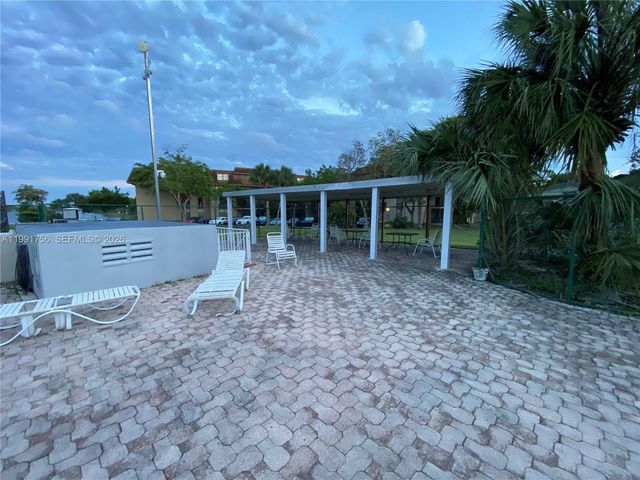 443 NE 195th St 436, Miami, FL 33179