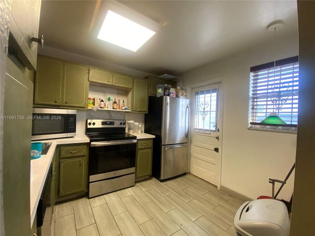 443 NE 195th St 436, Miami, FL 33179