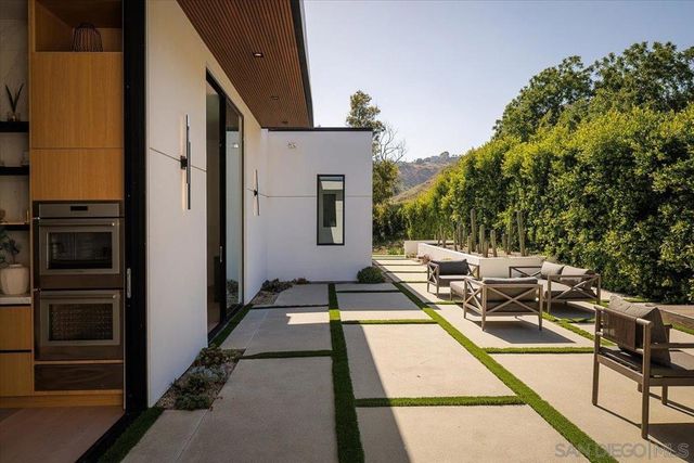 29623 Cuthbert Rd, Malibu, CA 90265