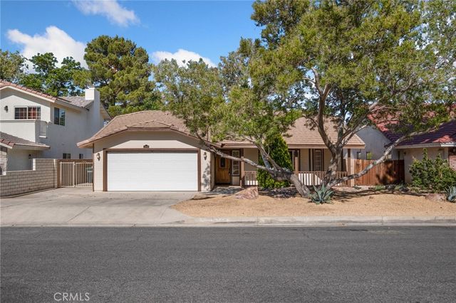 13035 Norfolk, Victorville, CA 92395