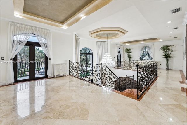 8200 NW 163rd St, Miami Lakes, FL 33016