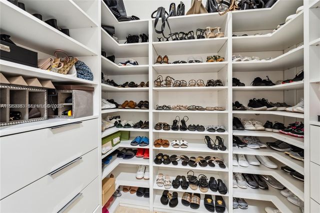 8200 NW 163rd St, Miami Lakes, FL 33016