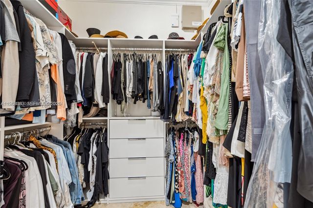 8200 NW 163rd St, Miami Lakes, FL 33016