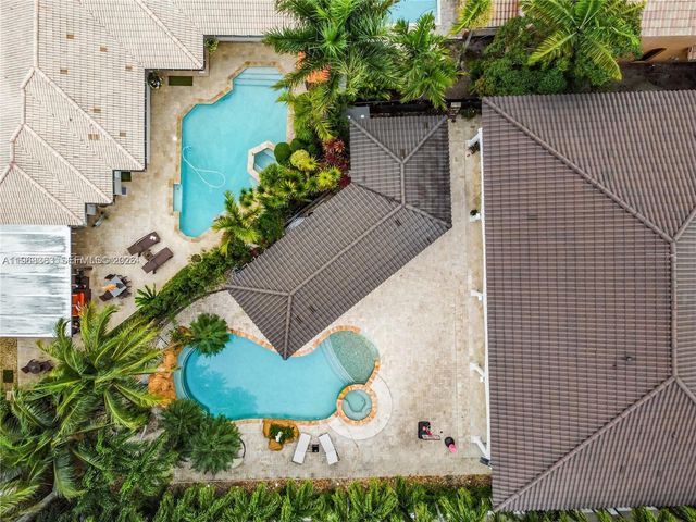 8200 NW 163rd St, Miami Lakes, FL 33016