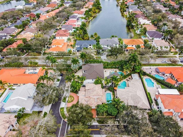 8200 NW 163rd St, Miami Lakes, FL 33016