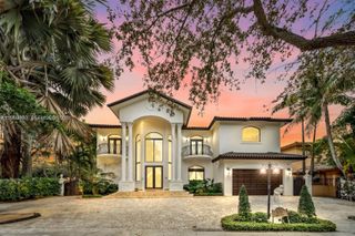 8200 NW 163rd St, Miami Lakes, FL 33016