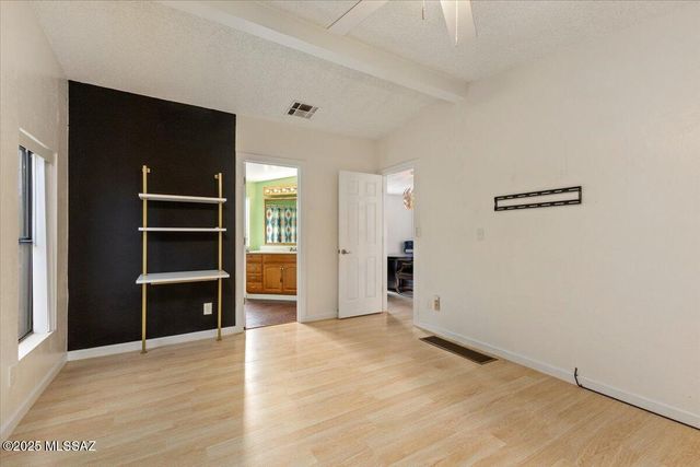 16606 N Columbus Boulevard, Tucson, AZ 85739