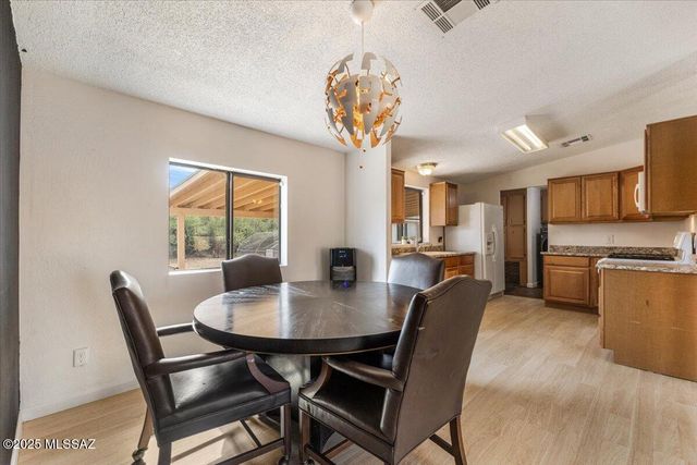 16606 N Columbus Boulevard, Tucson, AZ 85739