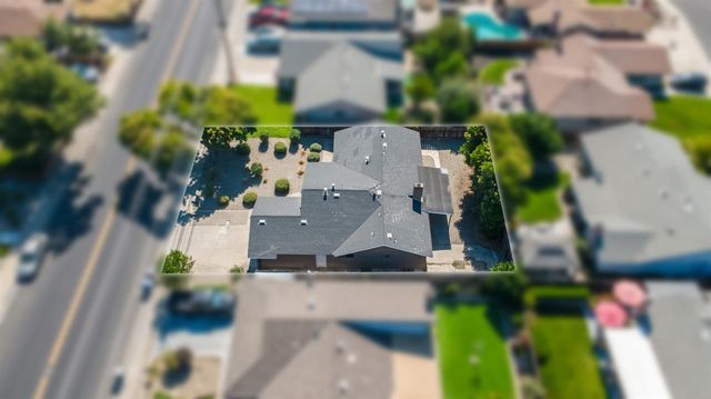 2820 E Orangeburg Ave, Modesto, CA 95355