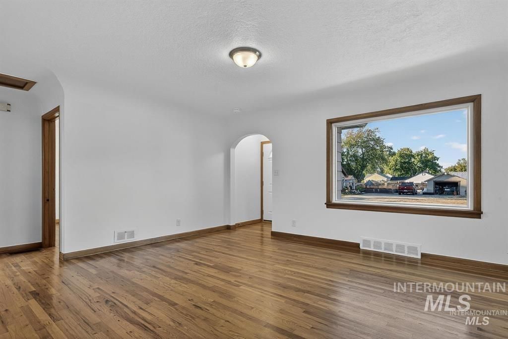 1207 E Sheridan Ave, Nampa, ID 83686 photo 7