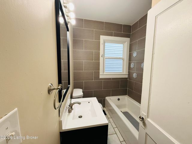 914 Euclid Ave, Louisville, KY 40208