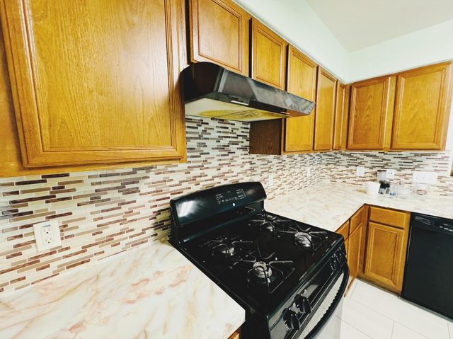 10515 Ince Ln, Houston, TX 77040