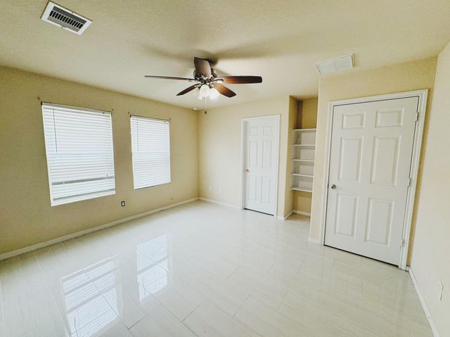 10515 Ince Ln, Houston, TX 77040