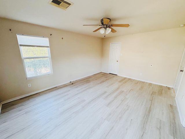 10515 Ince Ln, Houston, TX 77040